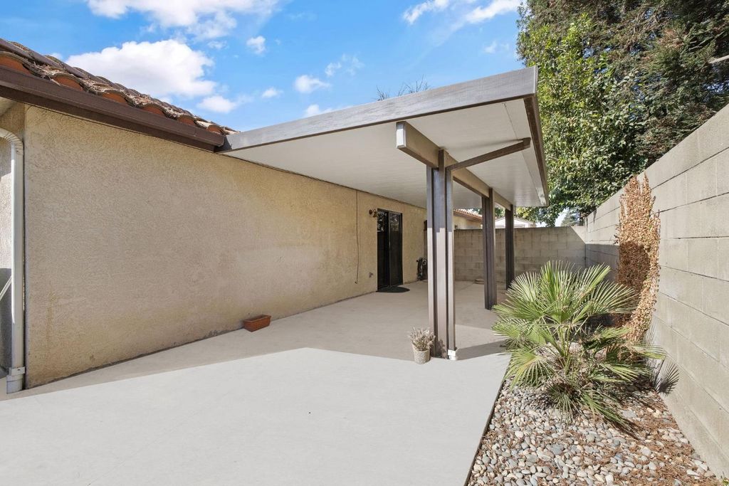 Image 31 of property listing at 165 Crown Lane, Madera, CA 93637