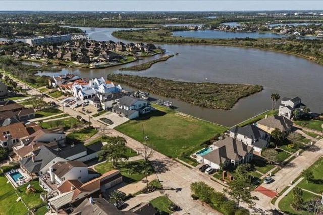 923 Davis Road, League City, TX 77573