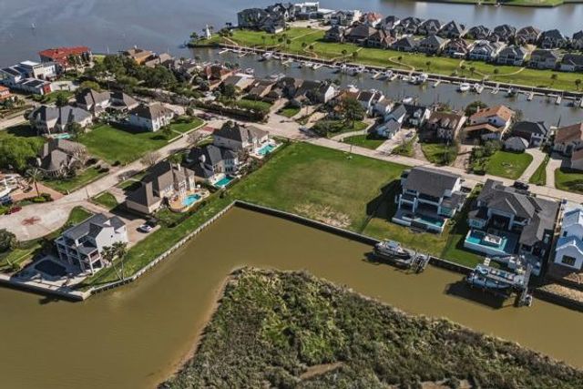 923 Davis Road, League City, TX 77573