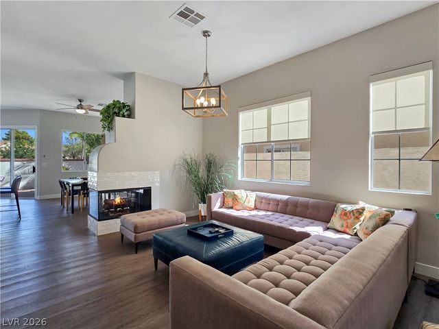 10104 Pinnacle View Place, Las Vegas, NV 89134