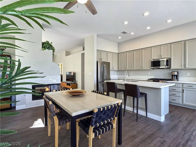 10104 Pinnacle View Place, Las Vegas, NV 89134
