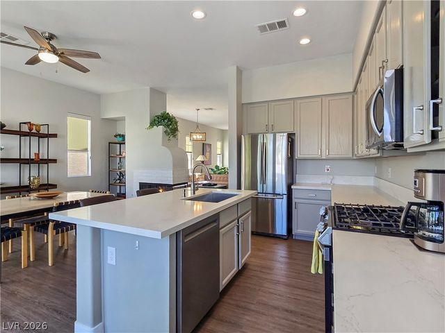 10104 Pinnacle View Place, Las Vegas, NV 89134