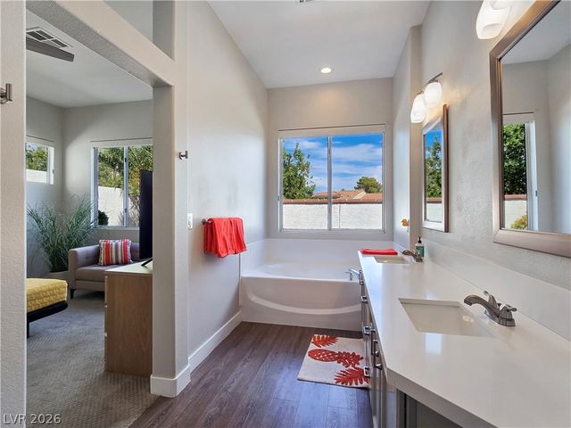10104 Pinnacle View Place, Las Vegas, NV 89134