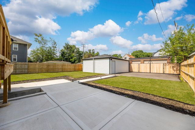 1508 S 7th Avenue, Maywood, IL 60153