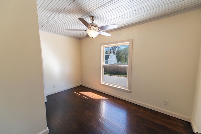 615 Holbrook St., Mt Vernon, TX 75457