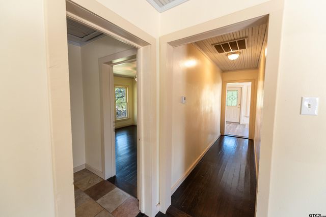 615 Holbrook St., Mt Vernon, TX 75457