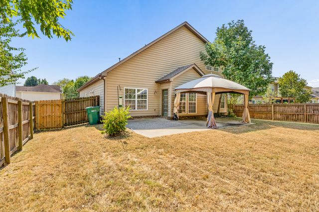 1015 Achiever Cir, Spring Hill, TN 37174