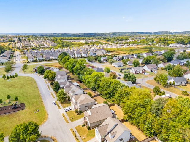 1015 Achiever Cir, Spring Hill, TN 37174
