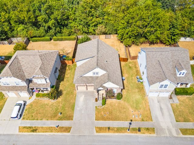 1015 Achiever Cir, Spring Hill, TN 37174
