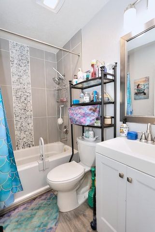 5636 James Way, Sacramento, CA 95822