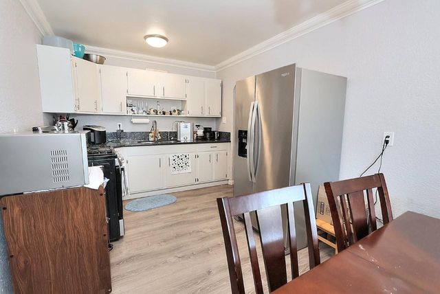 5636 James Way, Sacramento, CA 95822