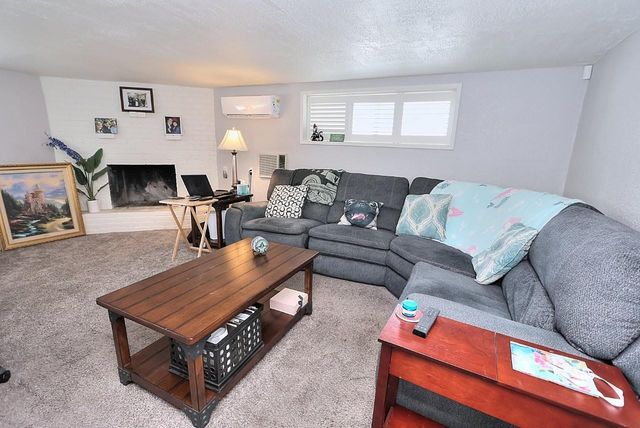 5636 James Way, Sacramento, CA 95822