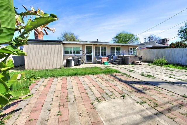 5636 James Way, Sacramento, CA 95822