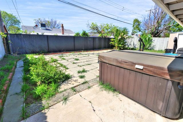 5636 James Way, Sacramento, CA 95822