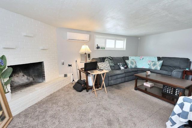 5636 James Way, Sacramento, CA 95822