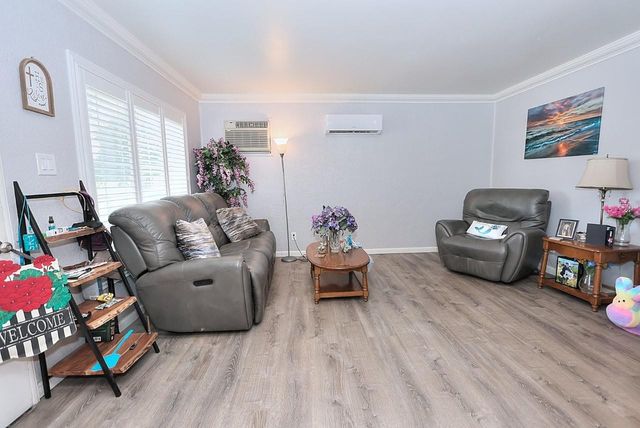 5636 James Way, Sacramento, CA 95822