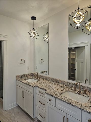 812 10th St, New Stanton, PA 15697