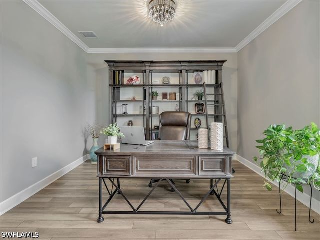 9487 Greyhawk TRL, Naples, FL 34120