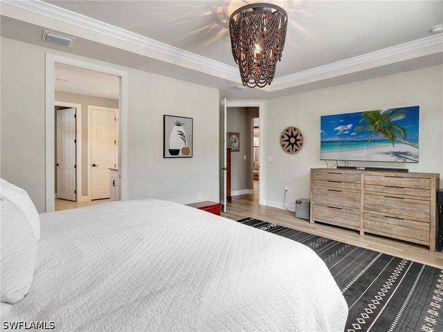9487 Greyhawk TRL, Naples, FL 34120