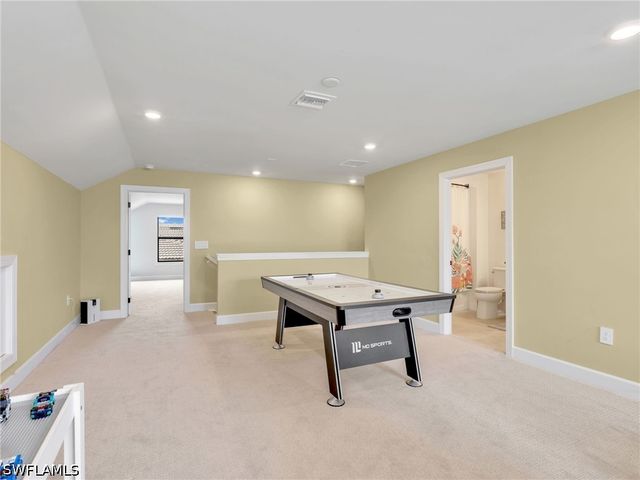 9487 Greyhawk TRL, Naples, FL 34120