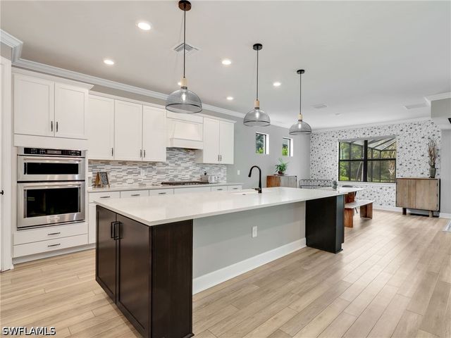 9487 Greyhawk TRL, Naples, FL 34120