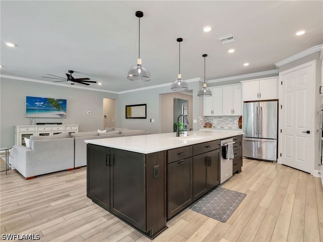 9487 Greyhawk TRL, Naples, FL 34120