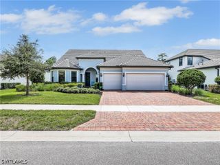 9487 Greyhawk TRL, Naples, FL 34120