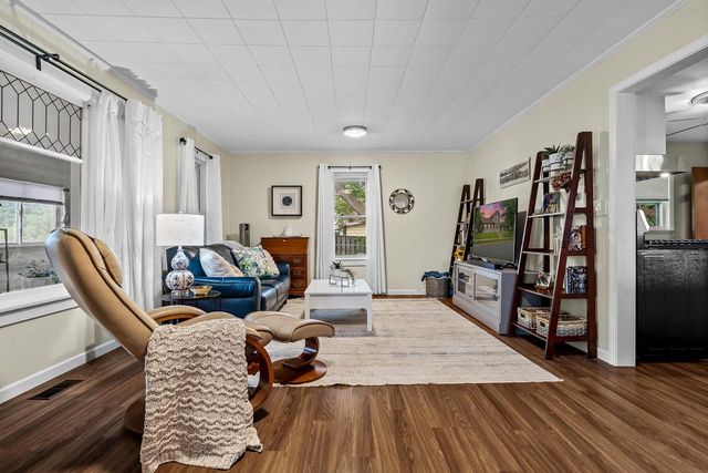611 Monroe STREET, Onalaska, WI 54650
