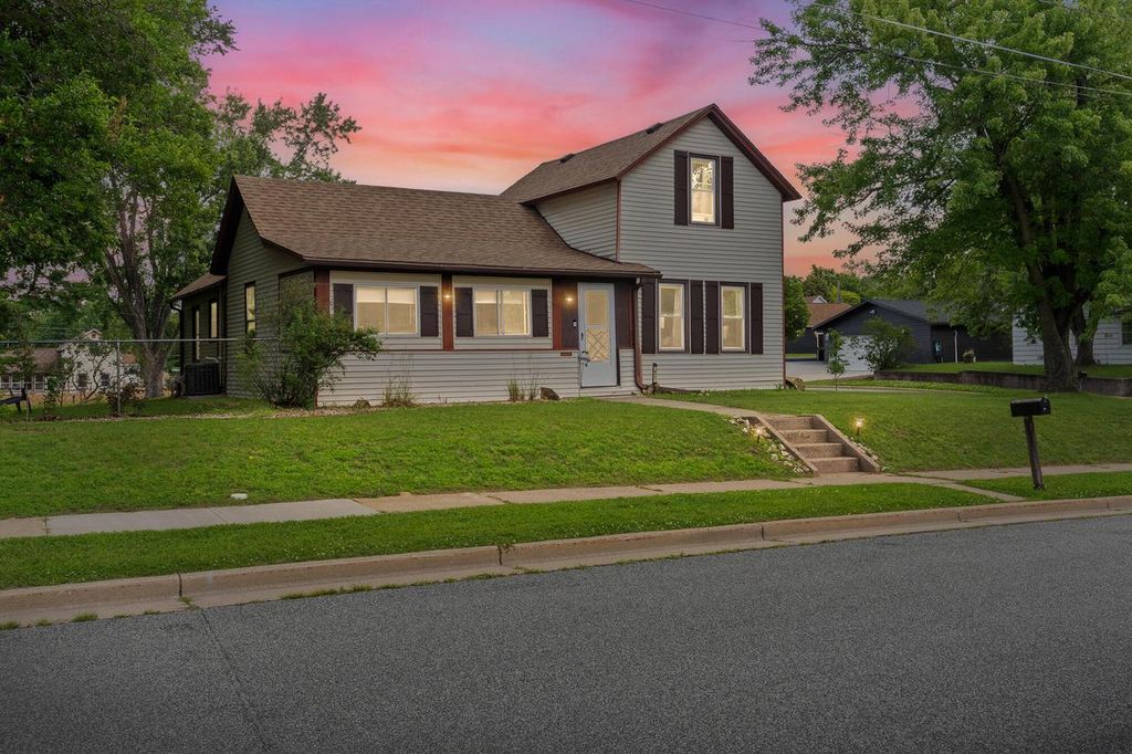 611 Monroe STREET, Onalaska, WI 54650