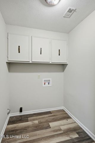 1264 Woodfield Drive, Jackson, MS 39211