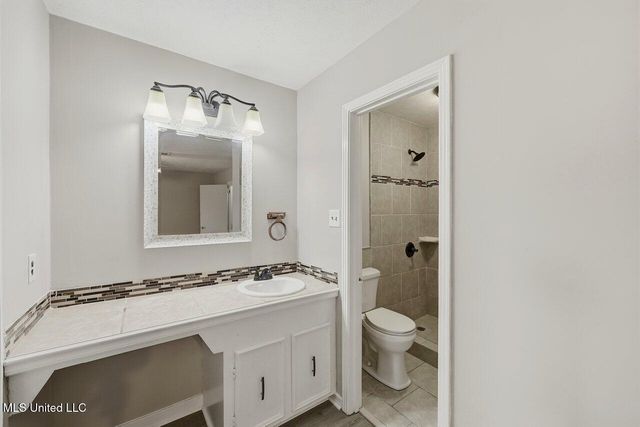 1264 Woodfield Drive, Jackson, MS 39211