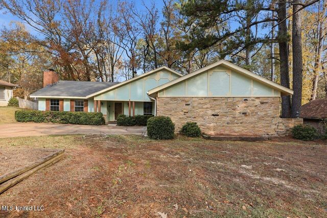 1264 Woodfield Drive, Jackson, MS 39211