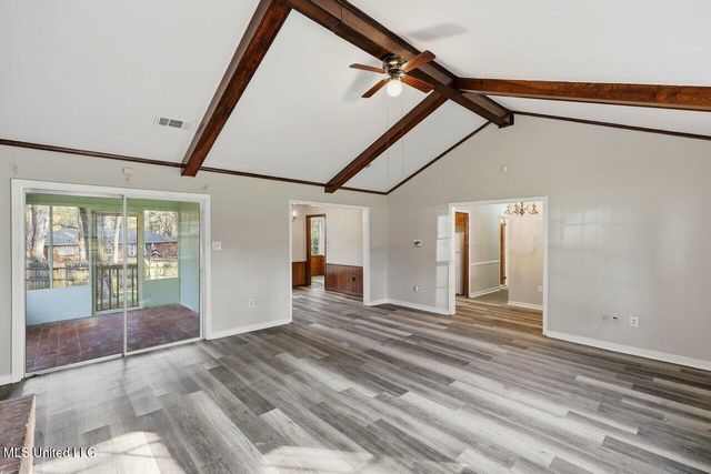 1264 Woodfield Drive, Jackson, MS 39211