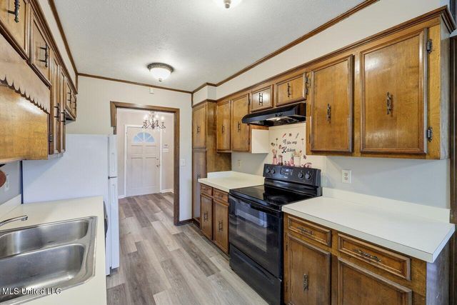 1264 Woodfield Drive, Jackson, MS 39211