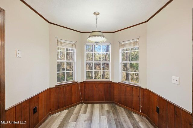 1264 Woodfield Drive, Jackson, MS 39211