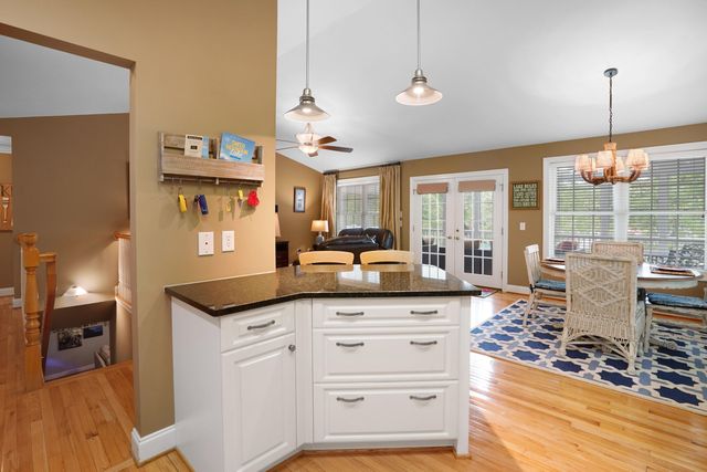112 Creeden DR, Moneta, VA 24121