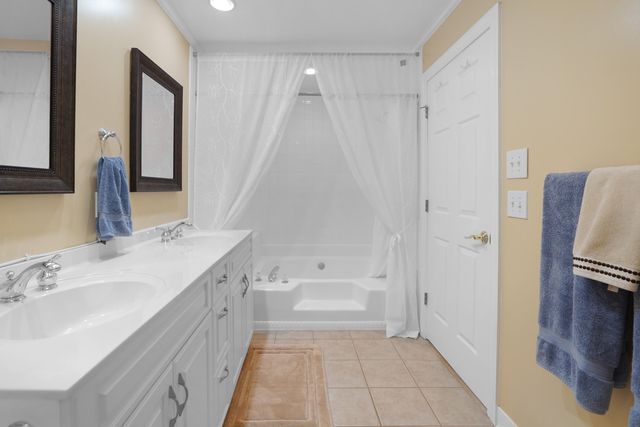 112 Creeden DR, Moneta, VA 24121