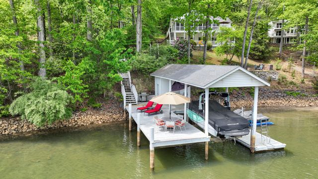 112 Creeden DR, Moneta, VA 24121