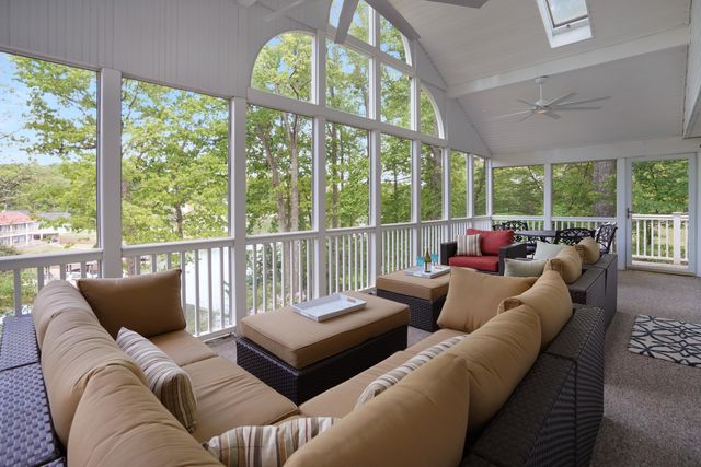 112 Creeden DR, Moneta, VA 24121