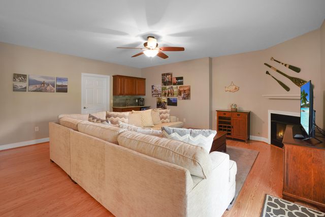 112 Creeden DR, Moneta, VA 24121