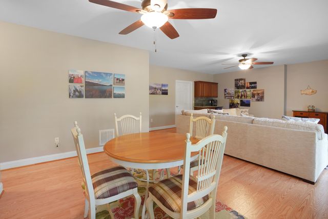 112 Creeden DR, Moneta, VA 24121