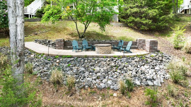 112 Creeden DR, Moneta, VA 24121