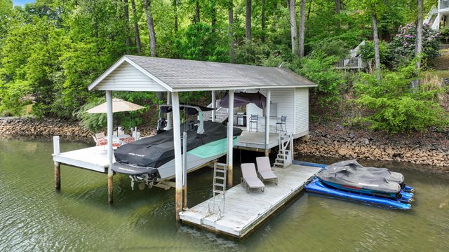 112 Creeden DR, Moneta, VA 24121