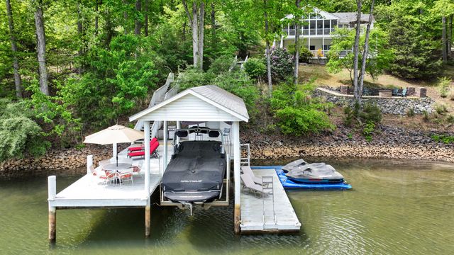 112 Creeden DR, Moneta, VA 24121