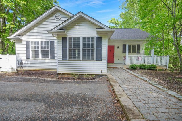 112 Creeden DR, Moneta, VA 24121