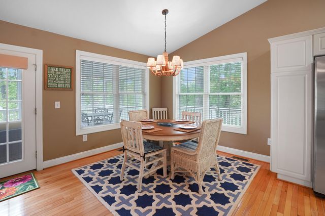 112 Creeden DR, Moneta, VA 24121