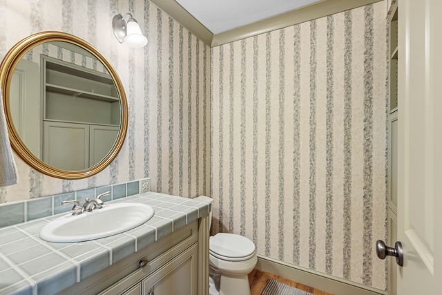 903 Pinecrest Terrace, Ashland, OR 97520