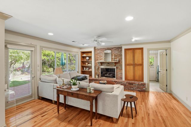 903 Pinecrest Terrace, Ashland, OR 97520