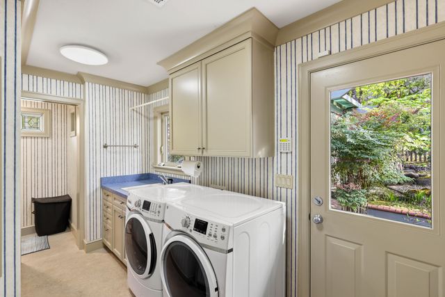 903 Pinecrest Terrace, Ashland, OR 97520