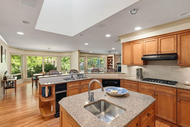 903 Pinecrest Terrace, Ashland, OR 97520